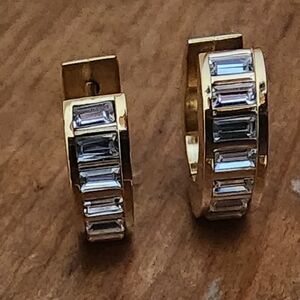 CUFFED BY NANNO BAGUETTE CZ HUGGIES